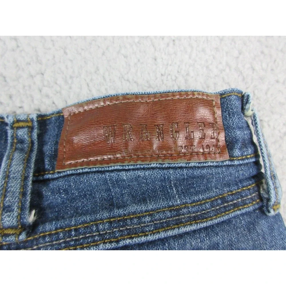 Wrangler Straight Fit Jeans Mens 38x30 Blue Medium Wash Stretch Denim Pants